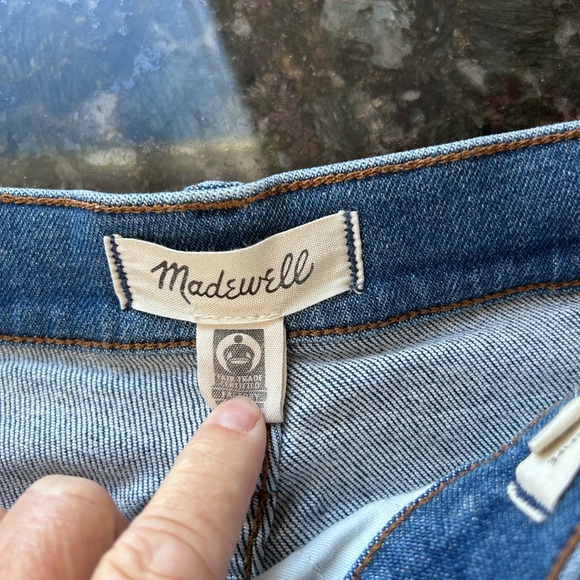Madewell Stovepipe Jeans. Classic medium wash. High waist. Straight leg. Size 30 - Picture 10 of 16